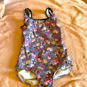 Élevé size small Leo